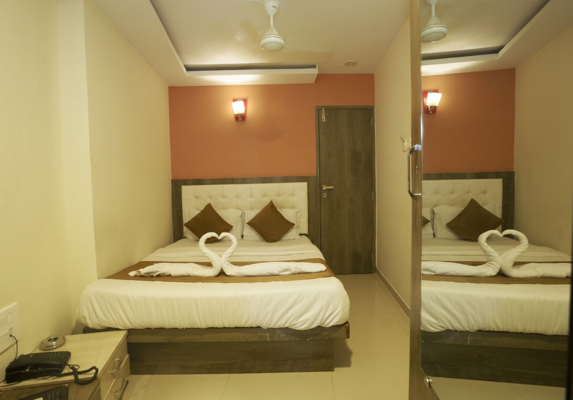 Hotel Grace Inn مومباي المظهر الخارجي الصورة
