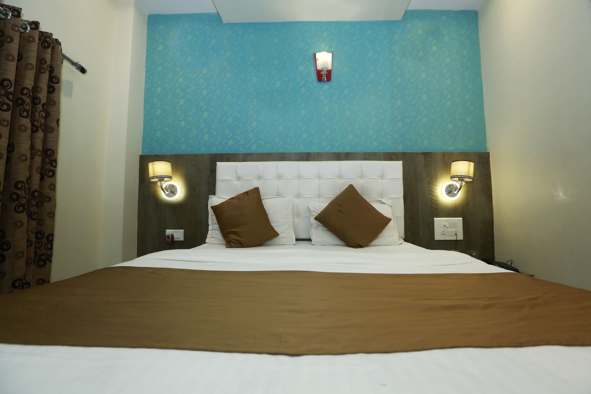 Hotel Grace Inn مومباي المظهر الخارجي الصورة