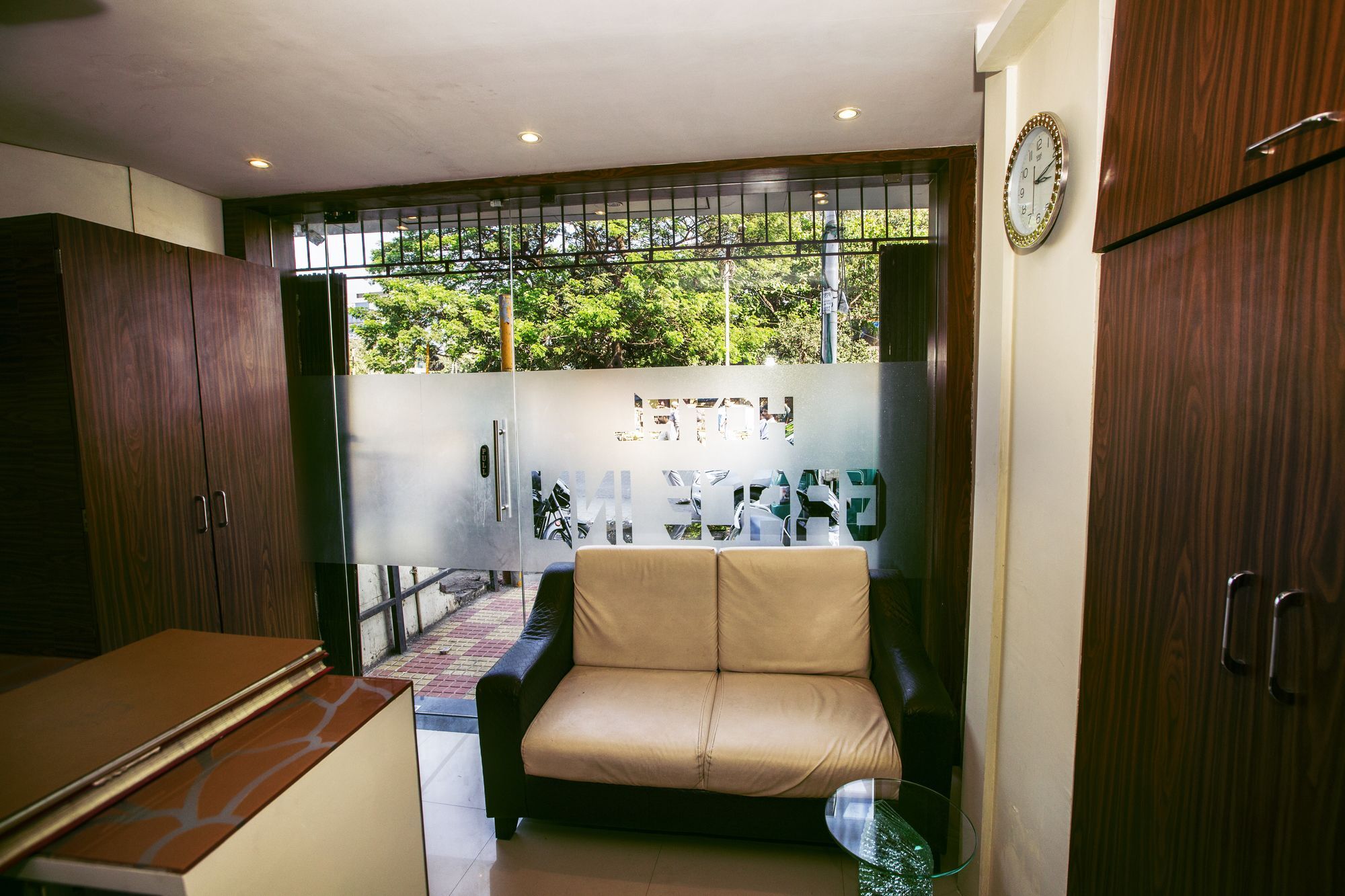 Hotel Grace Inn مومباي المظهر الخارجي الصورة